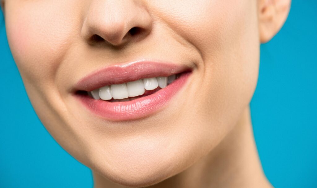 close up of a  white smile with healthy teeth